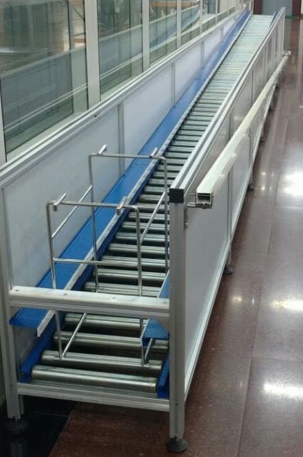 Gravity roller conveyor Image